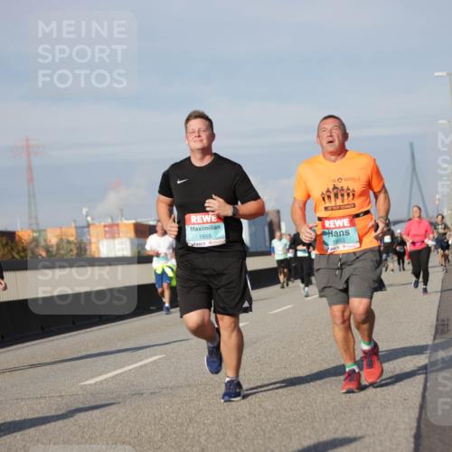 03.10.2025 - Köhlbrandbrückenlauf Jannik Wohlers http://msf.ph/oto/9084073 03.10.2025 10:06:33 Position 3 1855, 1853 meine-sportfotos.de
