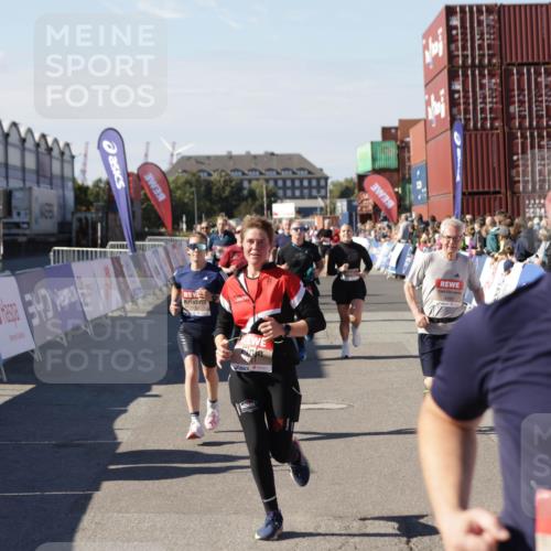 03.10.2025 - Köhlbrandbrückenlauf Jannik Wohlers http://msf.ph/oto/9084078 03.10.2025 13:18:27 Ziel 4154, 4280, 4341, 4560, 4760, 4819, 4826, 4882, 5192, 5379, 5440, 5691, 5722, 5816, 6001, 6084, 6700 meine-sportfotos.de