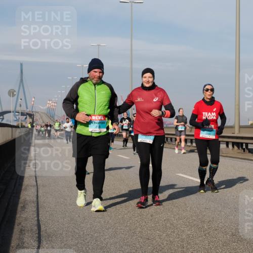 03.10.2025 - Köhlbrandbrückenlauf Fabian Wolf http://msf.ph/oto/9084079 03.10.2025 10:19:44 Position 3 2545, 2517, 2565 meine-sportfotos.de