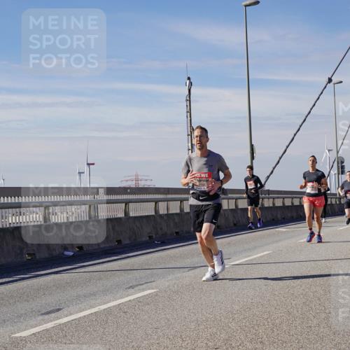 03.10.2025 - Köhlbrandbrückenlauf Michael Burmester http://msf.ph/oto/9084083 03.10.2025 12:42:27 Position 2  meine-sportfotos.de