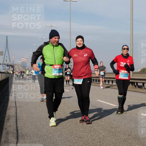 03.10.2025 - Köhlbrandbrückenlauf Fabian Wolf http://msf.ph/oto/9084101 03.10.2025 10:19:45 Position 3 25, 2517, 2565 meine-sportfotos.de
