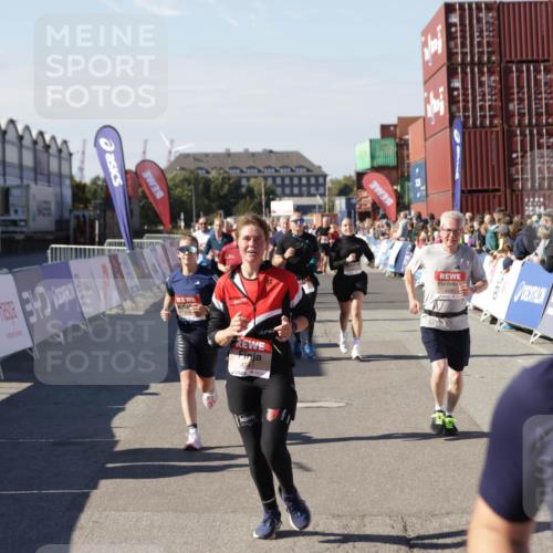 03.10.2025 - Köhlbrandbrückenlauf Jannik Wohlers http://msf.ph/oto/9084110 03.10.2025 13:18:27 Ziel 4154, 4280, 4341, 4560, 4760, 4819, 4826, 4882, 5192, 5379, 5440, 5691, 5722, 5816, 6001, 6084, 6700 meine-sportfotos.de