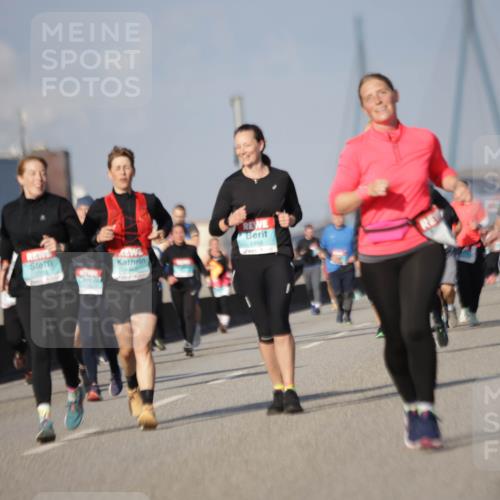 03.10.2025 - Köhlbrandbrückenlauf Jannik Wohlers http://msf.ph/oto/9084113 03.10.2025 10:06:36 Position 3 1732, 1895, 10 meine-sportfotos.de