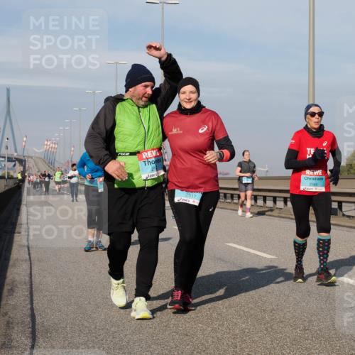 03.10.2025 - Köhlbrandbrückenlauf Fabian Wolf http://msf.ph/oto/9084121 03.10.2025 10:19:45 Position 3 2517, 2565 meine-sportfotos.de