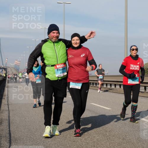 03.10.2025 - Köhlbrandbrückenlauf Fabian Wolf http://msf.ph/oto/9084129 03.10.2025 10:19:45 Position 3 25, 2517 meine-sportfotos.de