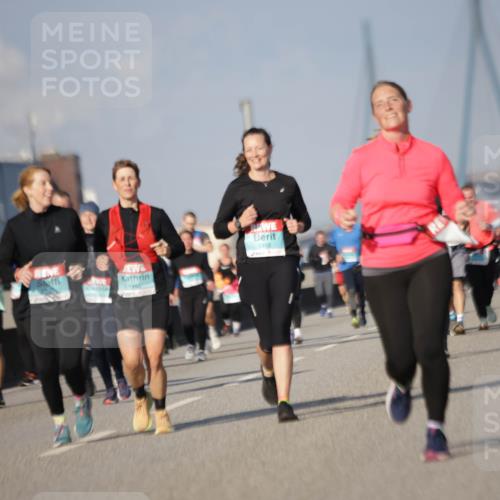 03.10.2025 - Köhlbrandbrückenlauf Jannik Wohlers http://msf.ph/oto/9084134 03.10.2025 10:06:36 Position 3 1895, 10 meine-sportfotos.de