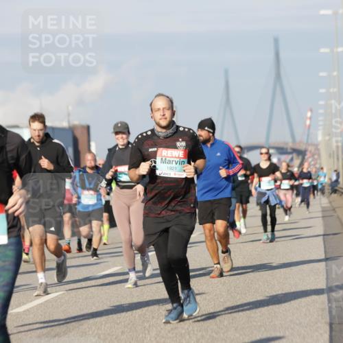 03.10.2025 - Köhlbrandbrückenlauf Jannik Wohlers http://msf.ph/oto/9084145 03.10.2025 09:56:12 Position 3 1921 meine-sportfotos.de