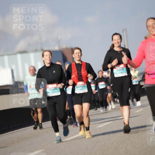 03.10.2025 - Köhlbrandbrückenlauf Jannik Wohlers http://msf.ph/oto/9084158 03.10.2025 10:06:36 Position 3 1732, 1440, 1895 meine-sportfotos.de
