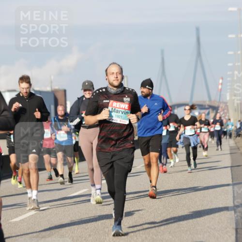03.10.2025 - Köhlbrandbrückenlauf Jannik Wohlers http://msf.ph/oto/9084159 03.10.2025 09:56:12 Position 3 1844, 1921 meine-sportfotos.de