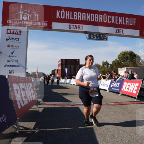 03.10.2025 - Köhlbrandbrückenlauf Lena Gebhardt http://msf.ph/oto/9084162 03.10.2025 13:50:44 Ziel 5323, 5595, 5608, 5992 meine-sportfotos.de