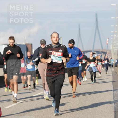 03.10.2025 - Köhlbrandbrückenlauf Jannik Wohlers http://msf.ph/oto/9084166 03.10.2025 09:56:12 Position 3 1844, 1921 meine-sportfotos.de