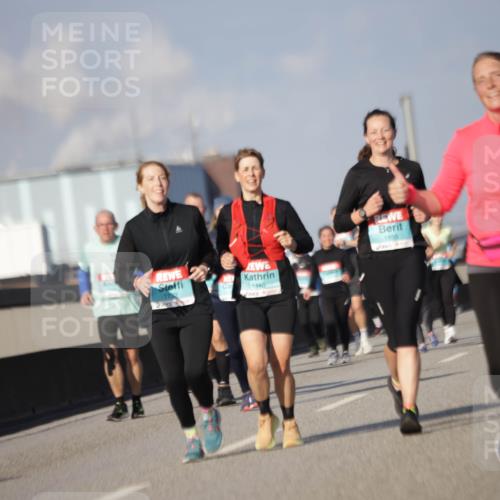 03.10.2025 - Köhlbrandbrückenlauf Jannik Wohlers http://msf.ph/oto/9084172 03.10.2025 10:06:37 Position 3 1732, 1440, 1895 meine-sportfotos.de