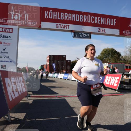 03.10.2025 - Köhlbrandbrückenlauf Lena Gebhardt http://msf.ph/oto/9084174 03.10.2025 13:50:44 Ziel 5323, 5595, 5608, 5992 meine-sportfotos.de