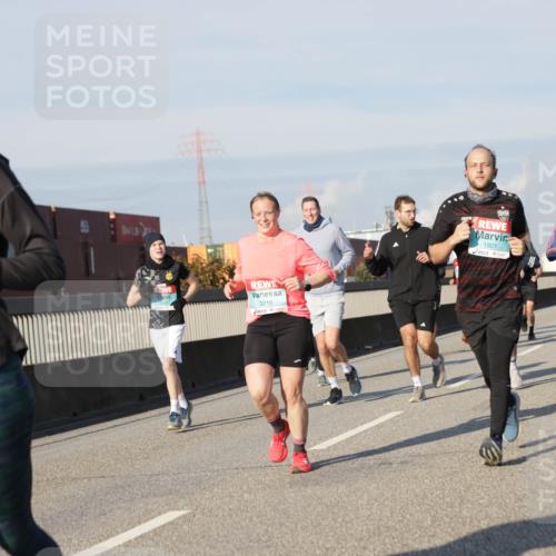 03.10.2025 - Köhlbrandbrückenlauf Jannik Wohlers http://msf.ph/oto/9084179 03.10.2025 09:56:13 Position 3 1844, 3210, 919, 1921 meine-sportfotos.de