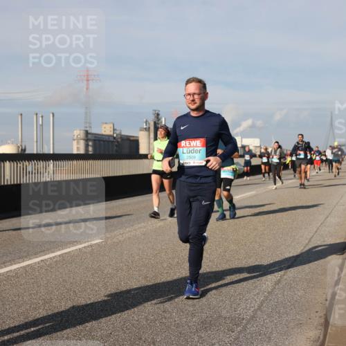 03.10.2025 - Köhlbrandbrückenlauf Lena Gebhardt http://msf.ph/oto/9084190 03.10.2025 10:05:11 Position 2 2509 meine-sportfotos.de