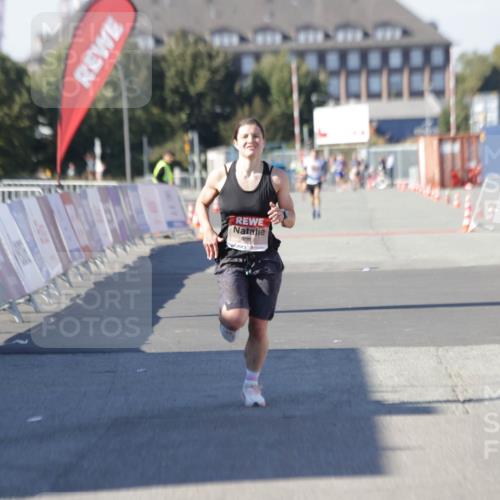 03.10.2025 - Köhlbrandbrückenlauf Jannik Wohlers http://msf.ph/oto/9084192 03.10.2025 12:51:59 Ziel 4092 meine-sportfotos.de
