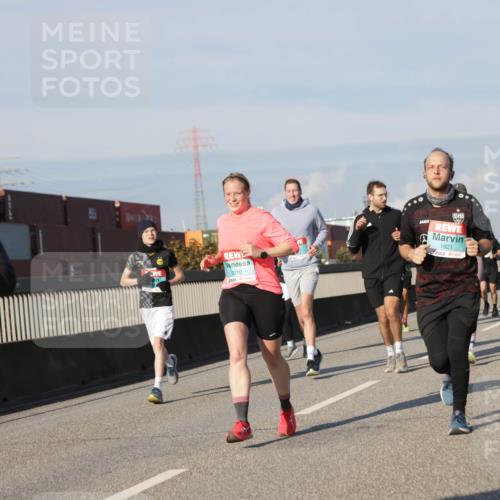 03.10.2025 - Köhlbrandbrückenlauf Jannik Wohlers http://msf.ph/oto/9084198 03.10.2025 09:56:14 Position 3 3210, 919, 1921 meine-sportfotos.de