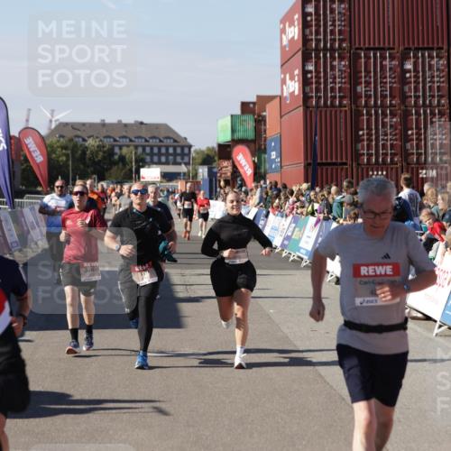 03.10.2025 - Köhlbrandbrückenlauf Jannik Wohlers http://msf.ph/oto/9084199 03.10.2025 13:18:28 Ziel 4154, 4280, 4341, 4560, 4760, 4819, 4826, 4882, 5178, 5192, 5379, 5440, 5691, 5722, 5816, 6084, 6700 meine-sportfotos.de