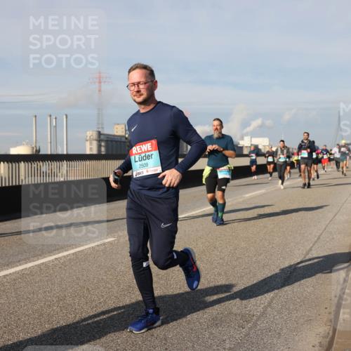 03.10.2025 - Köhlbrandbrückenlauf Lena Gebhardt http://msf.ph/oto/9084200 03.10.2025 10:05:12 Position 2 2509 meine-sportfotos.de