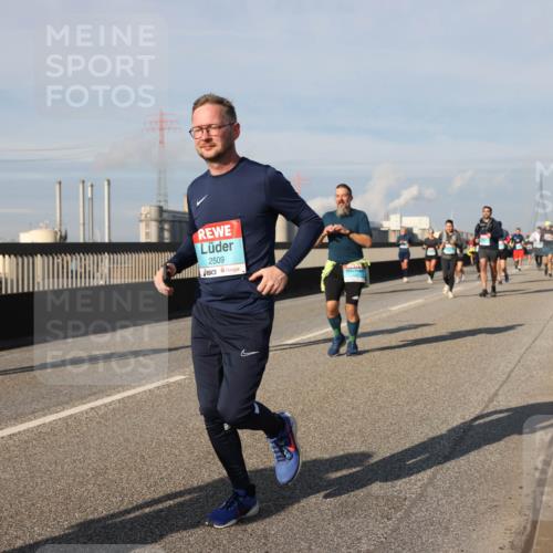 03.10.2025 - Köhlbrandbrückenlauf Lena Gebhardt http://msf.ph/oto/9084208 03.10.2025 10:05:12 Position 2 2509 meine-sportfotos.de