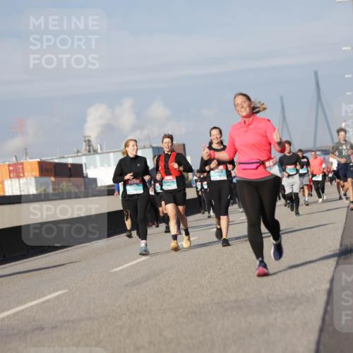 03.10.2025 - Köhlbrandbrückenlauf Jannik Wohlers http://msf.ph/oto/9084213 03.10.2025 10:06:37 Position 3 10 meine-sportfotos.de