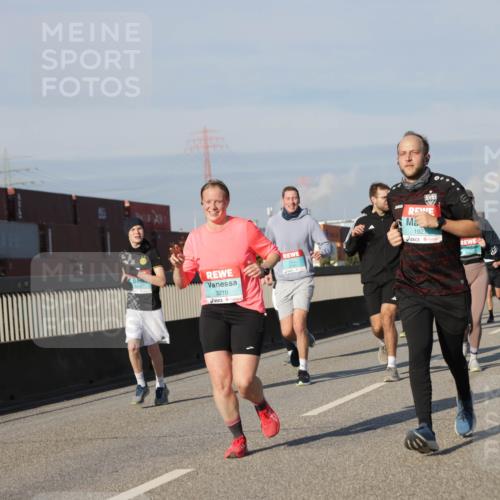 03.10.2025 - Köhlbrandbrückenlauf Jannik Wohlers http://msf.ph/oto/9084225 03.10.2025 09:56:14 Position 3 3210, 192 meine-sportfotos.de