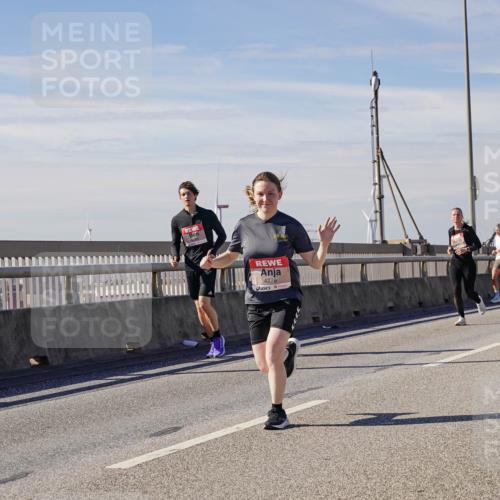 03.10.2025 - Köhlbrandbrückenlauf Michael Burmester http://msf.ph/oto/9084230 03.10.2025 12:42:31 Position 2 4278 meine-sportfotos.de