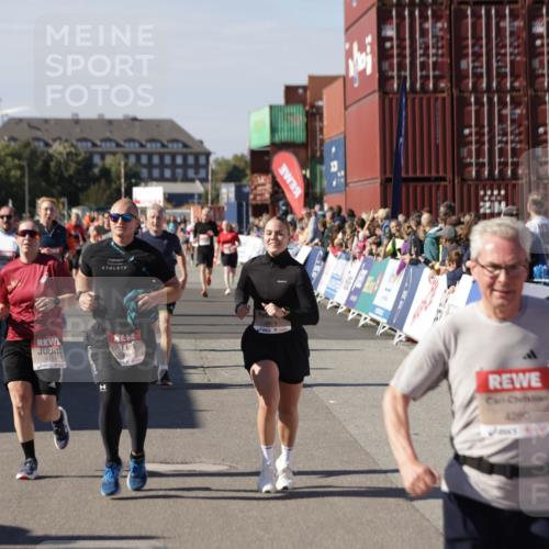 03.10.2025 - Köhlbrandbrückenlauf Jannik Wohlers http://msf.ph/oto/9084249 03.10.2025 13:18:28 Ziel 4154, 4280, 4341, 4560, 4760, 4819, 4826, 4882, 5178, 5192, 5379, 5440, 5691, 5722, 5816, 6084, 6700 meine-sportfotos.de