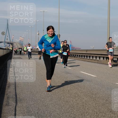 03.10.2025 - Köhlbrandbrückenlauf Fabian Wolf http://msf.ph/oto/9084252 03.10.2025 10:19:48 Position 3 3195 meine-sportfotos.de