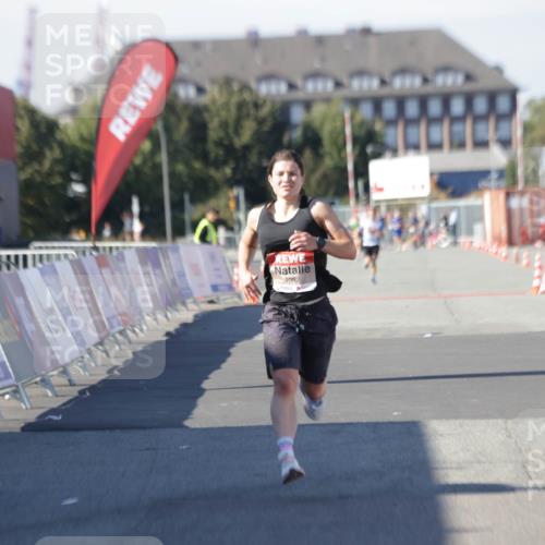 03.10.2025 - Köhlbrandbrückenlauf Jannik Wohlers http://msf.ph/oto/9084255 03.10.2025 12:51:59 Ziel 4092 meine-sportfotos.de