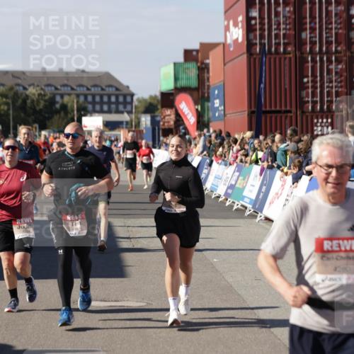 03.10.2025 - Köhlbrandbrückenlauf Jannik Wohlers http://msf.ph/oto/9084259 03.10.2025 13:18:29 Ziel 4154, 4280, 4341, 4560, 4760, 4819, 4826, 4882, 5178, 5192, 5379, 5440, 5722, 5816, 6084, 6700 meine-sportfotos.de