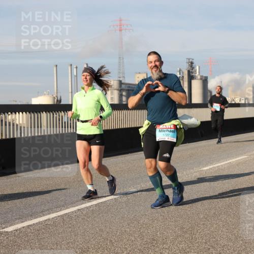 03.10.2025 - Köhlbrandbrückenlauf Lena Gebhardt http://msf.ph/oto/9084263 03.10.2025 10:05:13 Position 2 1727 meine-sportfotos.de