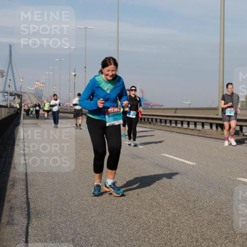 03.10.2025 - Köhlbrandbrückenlauf Fabian Wolf http://msf.ph/oto/9084267 03.10.2025 10:19:49 Position 3 3195 meine-sportfotos.de