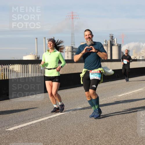 03.10.2025 - Köhlbrandbrückenlauf Lena Gebhardt http://msf.ph/oto/9084270 03.10.2025 10:05:13 Position 2 1727 meine-sportfotos.de