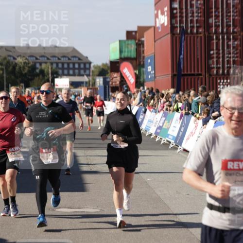 03.10.2025 - Köhlbrandbrückenlauf Jannik Wohlers http://msf.ph/oto/9084271 03.10.2025 13:18:29 Ziel 4154, 4280, 4341, 4560, 4760, 4819, 4826, 4882, 5178, 5192, 5379, 5440, 5722, 5816, 6084, 6700 meine-sportfotos.de