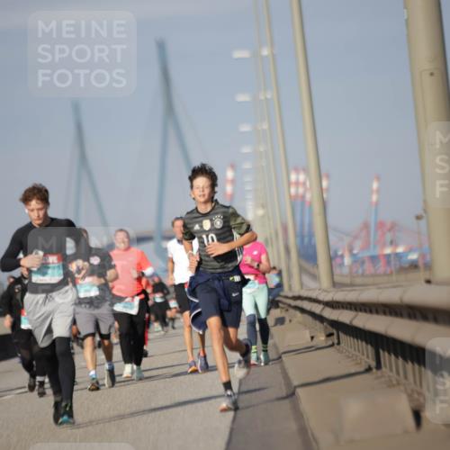 03.10.2025 - Köhlbrandbrückenlauf Jannik Wohlers http://msf.ph/oto/9084272 03.10.2025 10:06:39 Position 3  meine-sportfotos.de