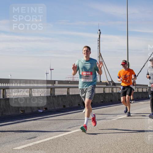 03.10.2025 - Köhlbrandbrückenlauf Michael Burmester http://msf.ph/oto/9084277 03.10.2025 12:42:33 Position 2 4107 meine-sportfotos.de