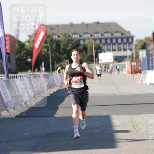 03.10.2025 - Köhlbrandbrückenlauf Jannik Wohlers http://msf.ph/oto/9084278 03.10.2025 12:51:59 Ziel 4092 meine-sportfotos.de