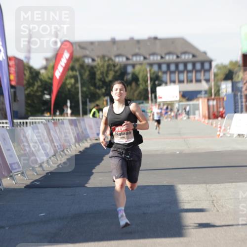03.10.2025 - Köhlbrandbrückenlauf Jannik Wohlers http://msf.ph/oto/9084291 03.10.2025 12:51:59 Ziel 4092 meine-sportfotos.de