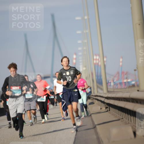 03.10.2025 - Köhlbrandbrückenlauf Jannik Wohlers http://msf.ph/oto/9084292 03.10.2025 10:06:39 Position 3 10 meine-sportfotos.de