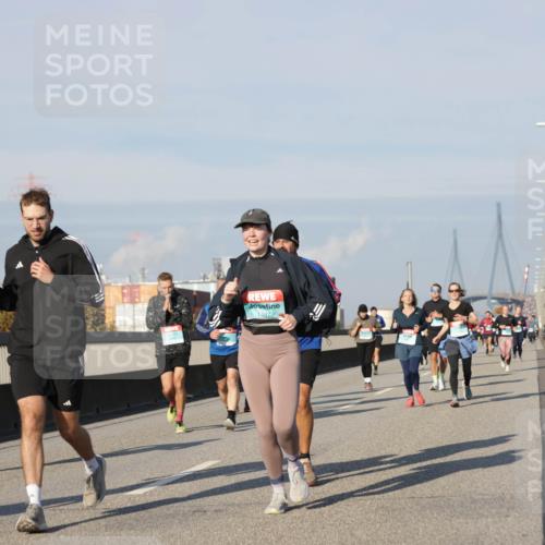 03.10.2025 - Köhlbrandbrückenlauf Jannik Wohlers http://msf.ph/oto/9084293 03.10.2025 09:56:16 Position 3 3781, 1487 meine-sportfotos.de