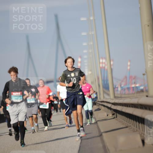 03.10.2025 - Köhlbrandbrückenlauf Jannik Wohlers http://msf.ph/oto/9084296 03.10.2025 10:06:39 Position 3 10 meine-sportfotos.de