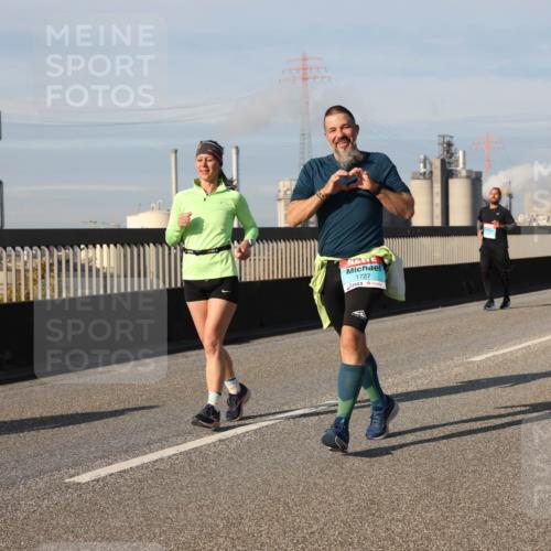 03.10.2025 - Köhlbrandbrückenlauf Lena Gebhardt http://msf.ph/oto/9084298 03.10.2025 10:05:13 Position 2 1727 meine-sportfotos.de