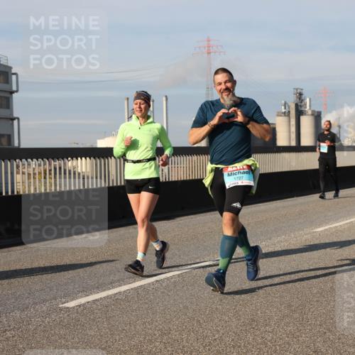 03.10.2025 - Köhlbrandbrückenlauf Lena Gebhardt http://msf.ph/oto/9084303 03.10.2025 10:05:13 Position 2 1727 meine-sportfotos.de