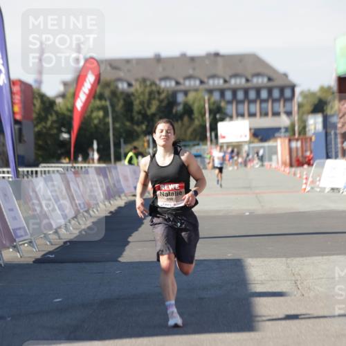 03.10.2025 - Köhlbrandbrückenlauf Jannik Wohlers http://msf.ph/oto/9084307 03.10.2025 12:52:00 Ziel 4092 meine-sportfotos.de