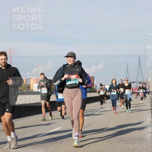 03.10.2025 - Köhlbrandbrückenlauf Jannik Wohlers http://msf.ph/oto/9084308 03.10.2025 09:56:16 Position 3 3781, 1487 meine-sportfotos.de