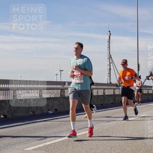 03.10.2025 - Köhlbrandbrückenlauf Michael Burmester http://msf.ph/oto/9084311 03.10.2025 12:42:33 Position 2 4107 meine-sportfotos.de
