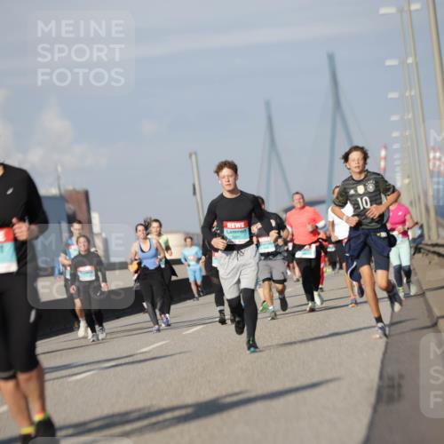 03.10.2025 - Köhlbrandbrückenlauf Jannik Wohlers http://msf.ph/oto/9084313 03.10.2025 10:06:40 Position 3 10, 3291 meine-sportfotos.de