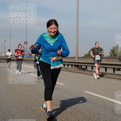 03.10.2025 - Köhlbrandbrückenlauf Fabian Wolf http://msf.ph/oto/9084320 03.10.2025 10:19:50 Position 3 3195 meine-sportfotos.de
