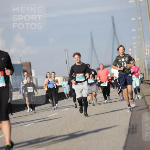 03.10.2025 - Köhlbrandbrückenlauf Jannik Wohlers http://msf.ph/oto/9084321 03.10.2025 10:06:40 Position 3 10 meine-sportfotos.de